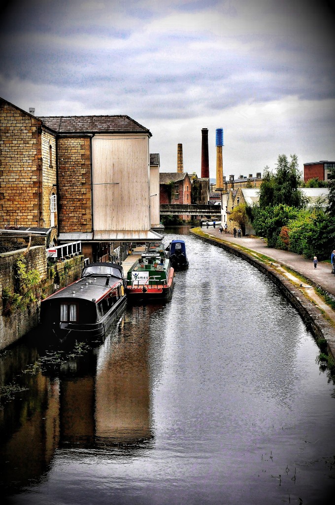 Heading out from Shipley Wharf