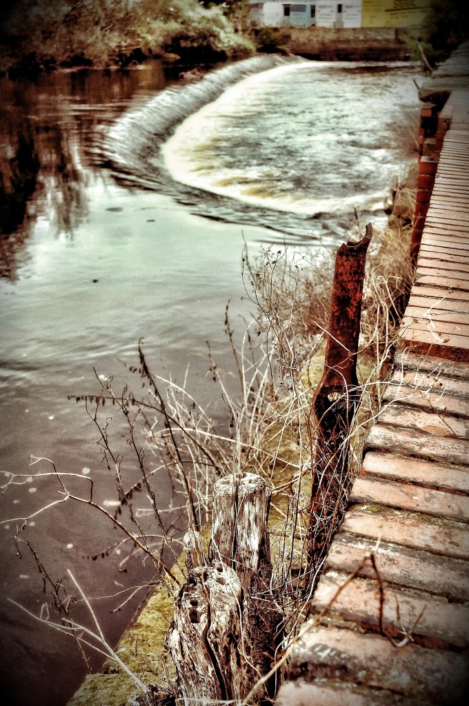 The weir at Baildon Bridge